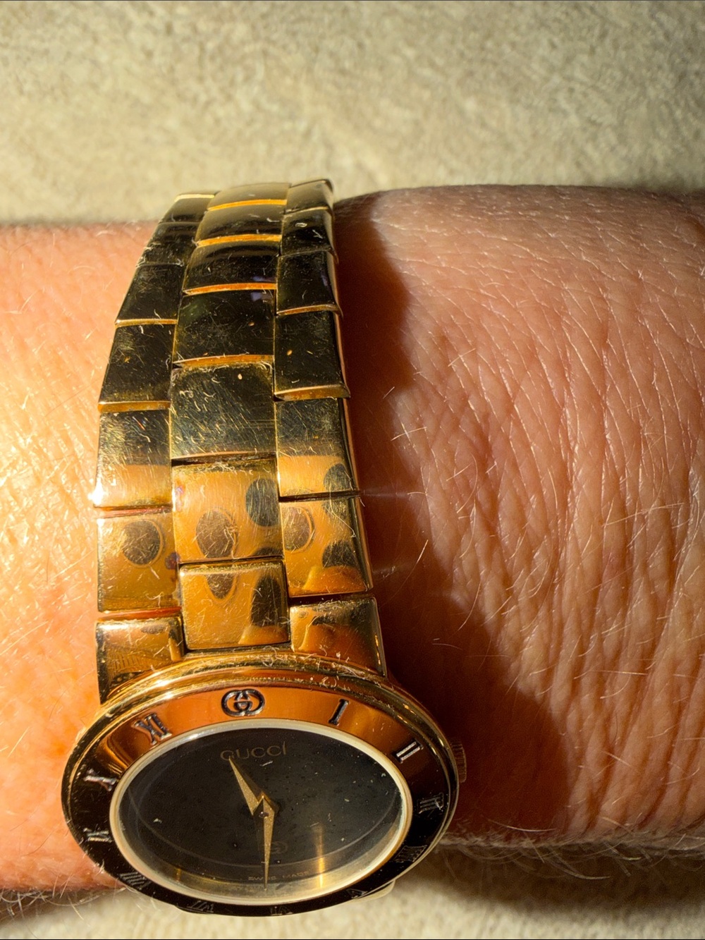 Gucci Gold-Tone Link Bracelet Watch with Black Dial real needs battery no box - Picture 6 of 14
